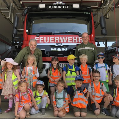 Kindergarten zu Besuch bei der Feuerwehr
