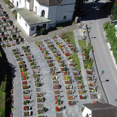 Grabstätten auf dem Gemeindefriedhof